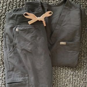 FIGS SET: Zamora Jogger Pants and Catarina Top